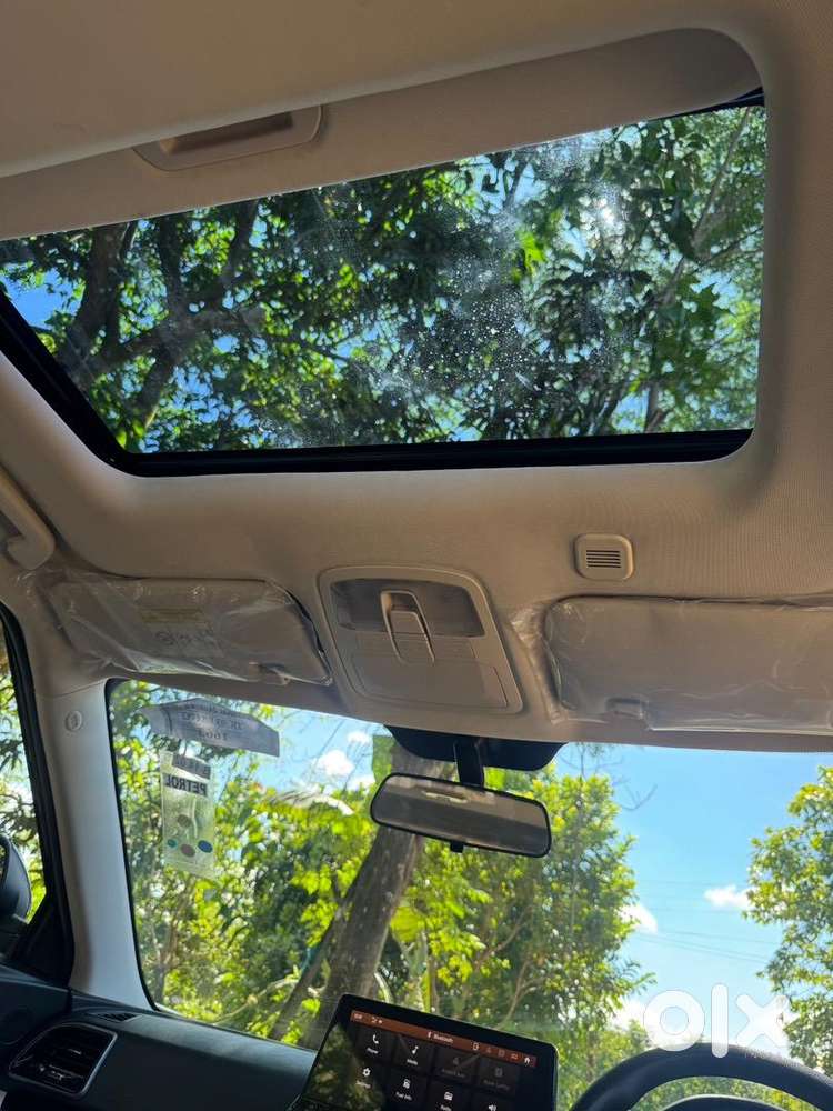 Mahindra Xuv 3xo 6 Petrol 6500 Km Driven