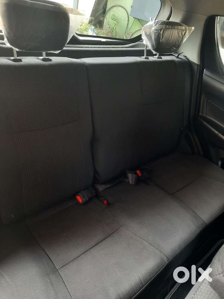 Maruti Suzuki Swift Lxi Optional-o, 2017, Petrol