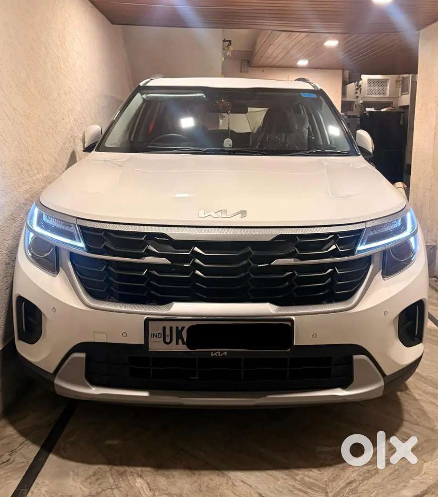 Kia Seltos Htk(o) Next To Showroom , Panaromic Sunroof