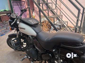 Very rarely used Royal Enfield Thunderbird 350 x Brand new