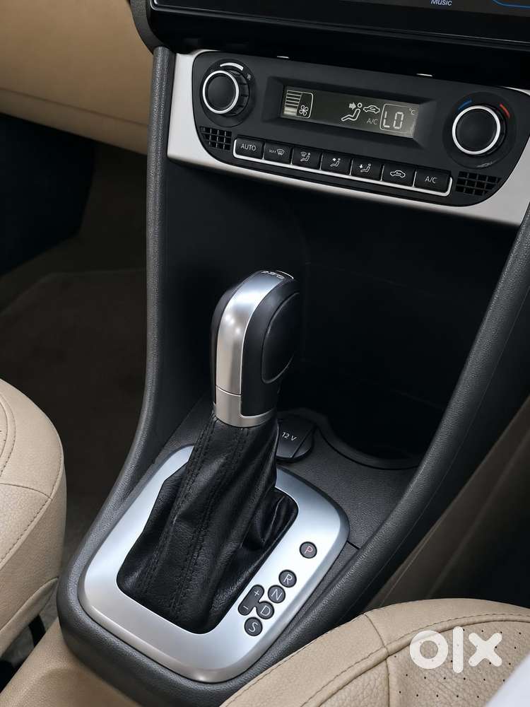 Volkswagen Vento 1.2 Tsi Highline At, 2016, Petrol