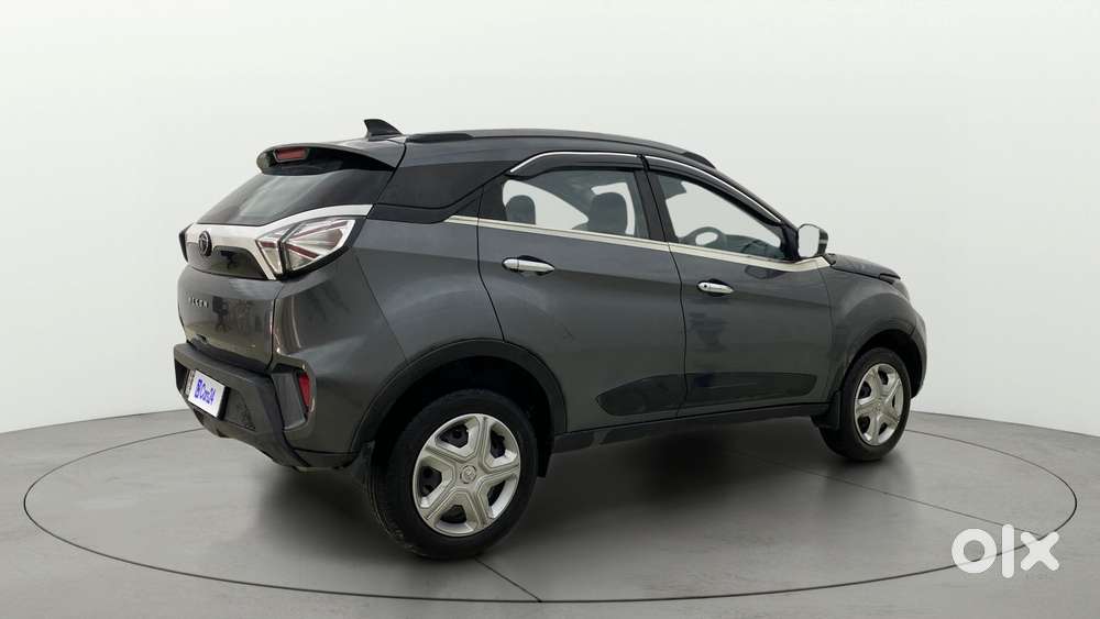 Tata Nexon 1.5 Revotorq Xma Plus (s) Amt, 2022, Petrol