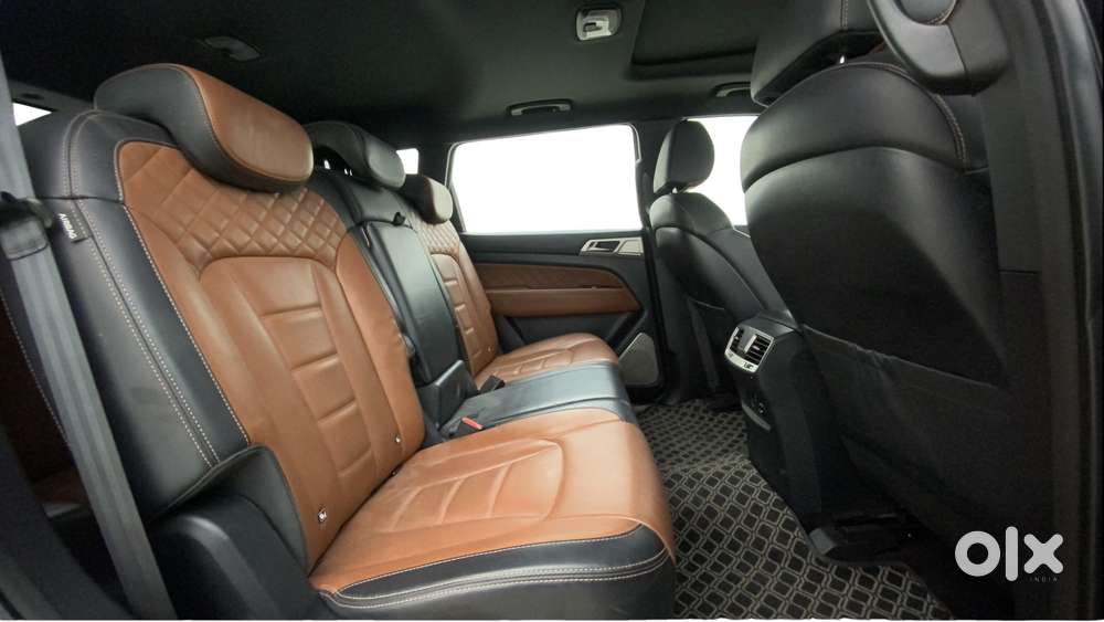 Mahindra Alturas G4 4x4 At, 2022, Diesel