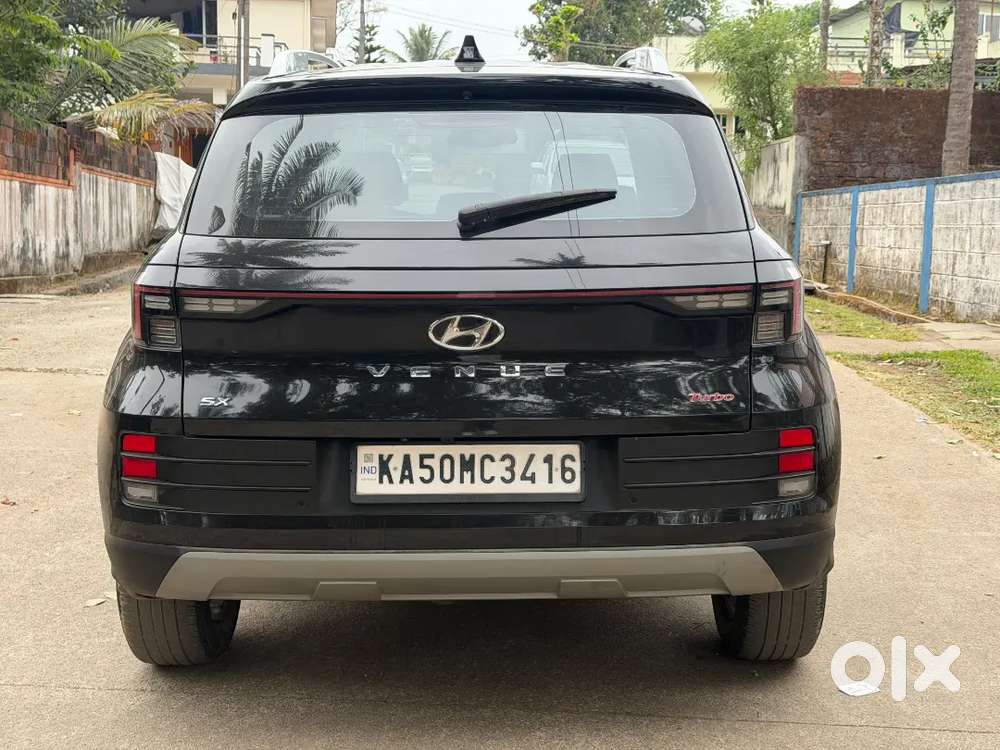 Hyundai Venue 2023 Petrol 47000 Km Driven