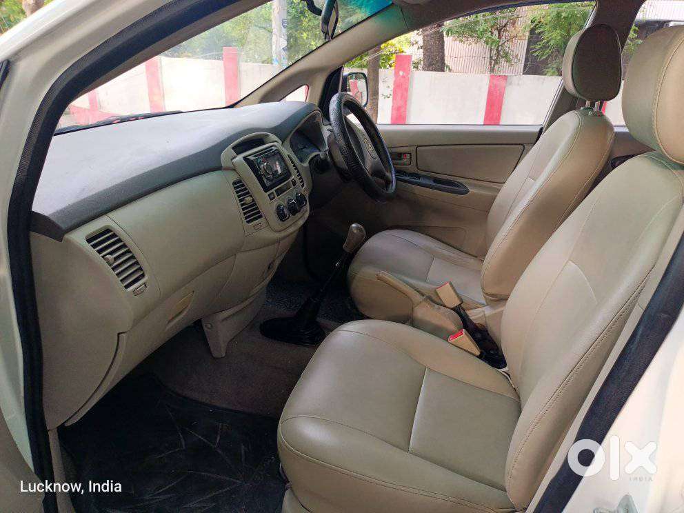 Toyota Innova 2.5 G (diesel) 8 Seater, 2016, Diesel