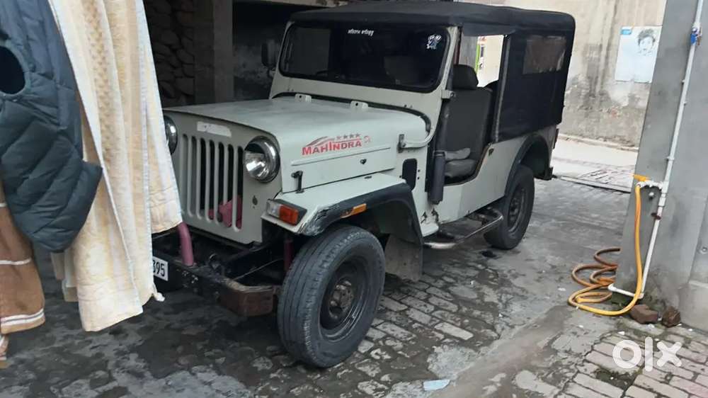 Mahinda Jeep