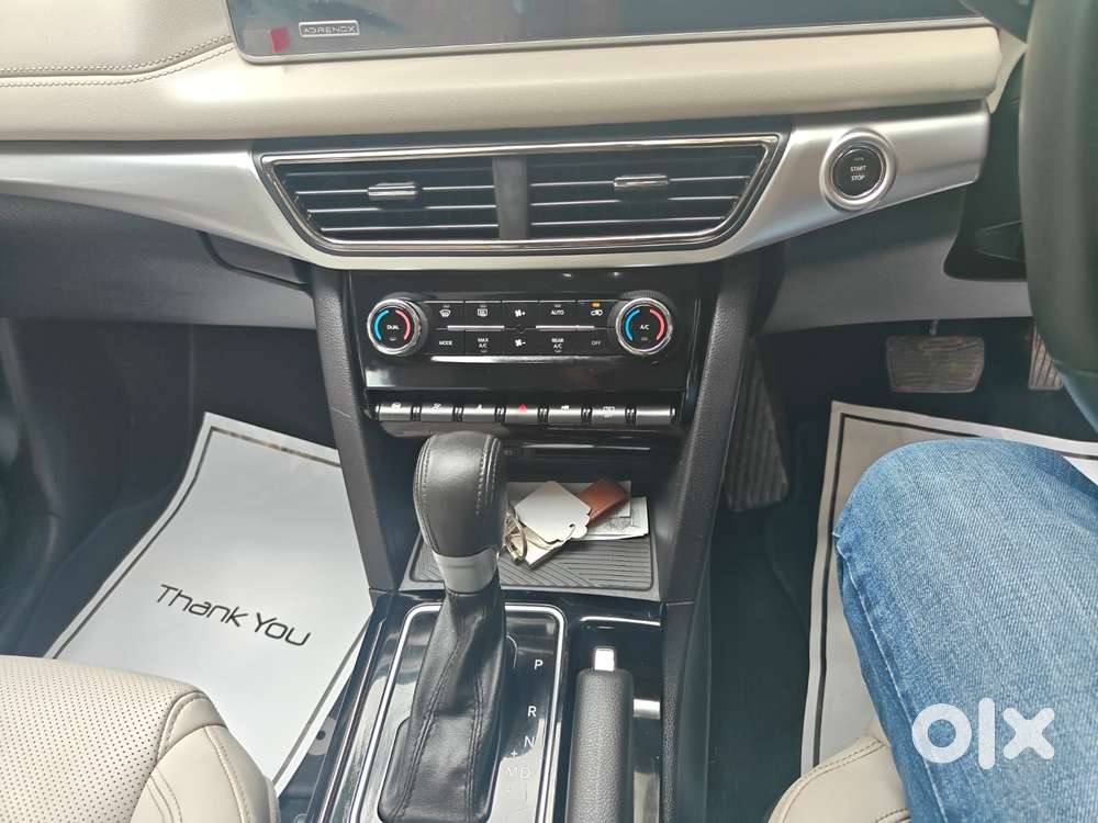 Mahindra Xuv700 2.0 Ax 7 Petrol At Str, 2024, Petrol