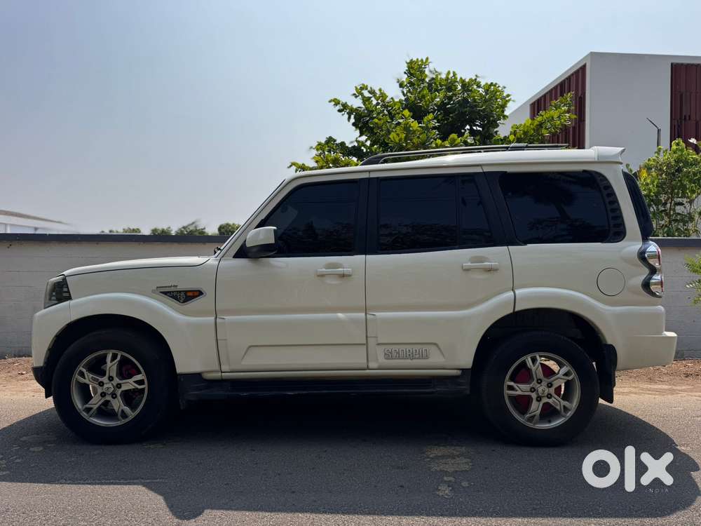 Mahindra Scorpio S10 8 Seater, 2017, Diesel