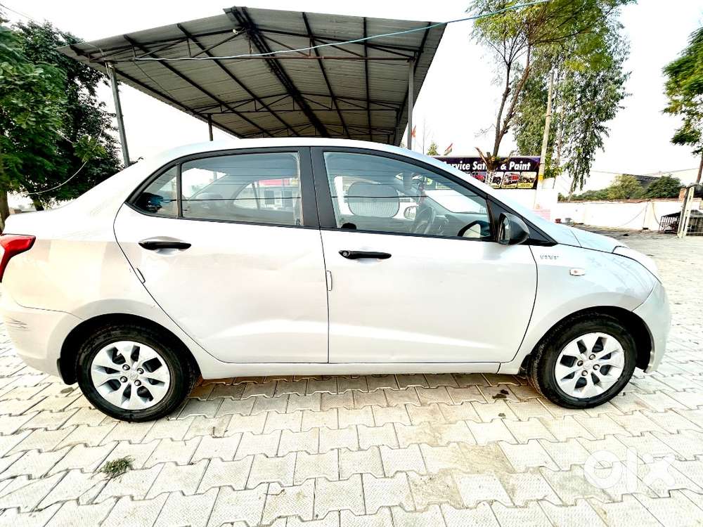 Hyundai Xcent Base 2016