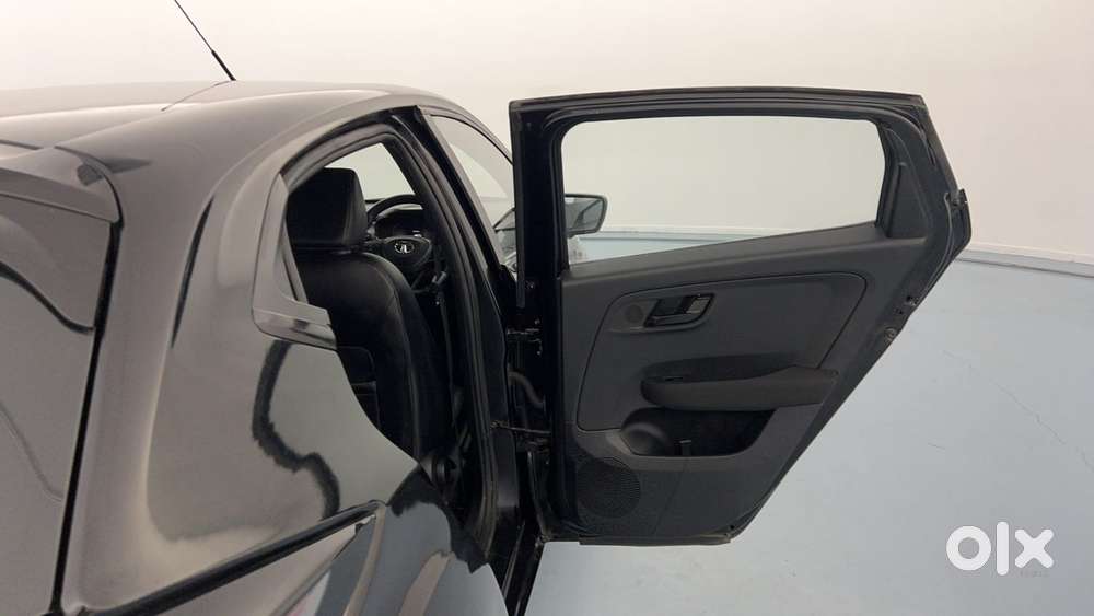 Tata Altroz 1.2 Xz Plus Dark Edition, 2023, Petrol