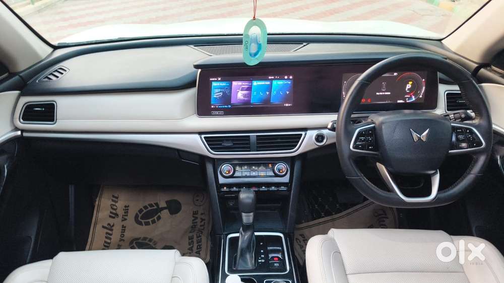 Mahindra Xuv700 2.2 Ax 7 Diesel At Str, 2022, Diesel