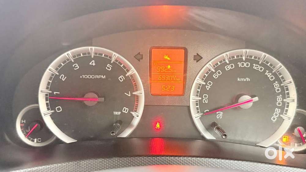 Maruti Suzuki Swift Vxi + Manual, 2015, Petrol