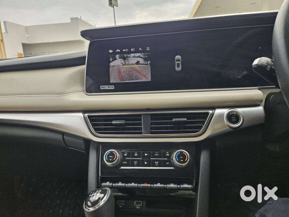 Mahindra Xuv700 2.2 Ax 7 Diesel Mt Str, 2025, Diesel