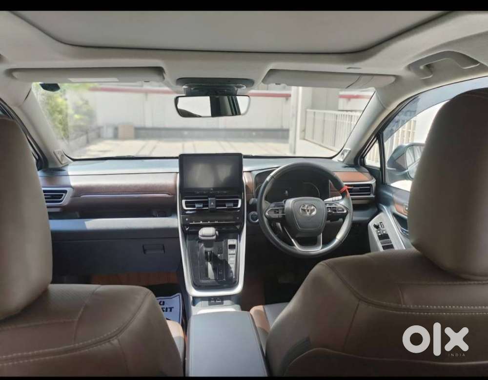 Toyota Innova Hycross 2.0 Zx Hybrid 7 Str, 2023, Petrol