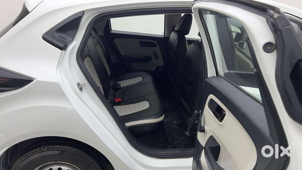Tata Altroz 1.2 Xe, 2022, Petrol