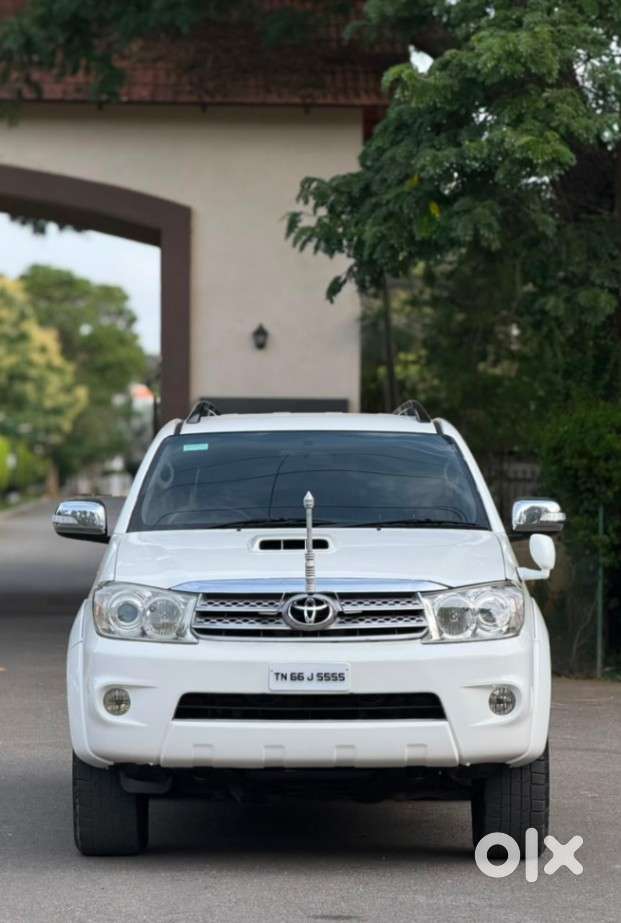 Toyota Fortuner 3.0 4x4 Manual, 2011, Diesel