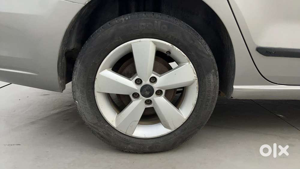 Skoda Rapid 1.6 Mpi Elegance, 2014, Petrol
