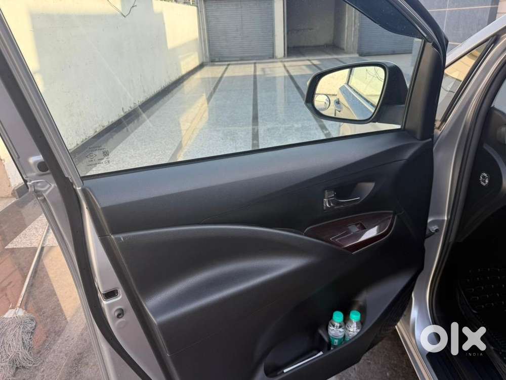 Toyota Innova Crysta 2025 Diesel 5400 Km Driven