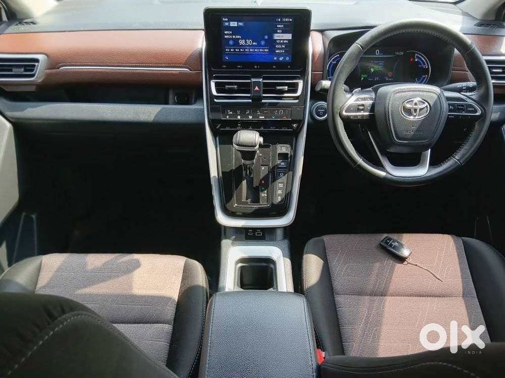 Toyota Innova Hycross 2.0 Vx Hybrid 7 Str, 2024, Petrol