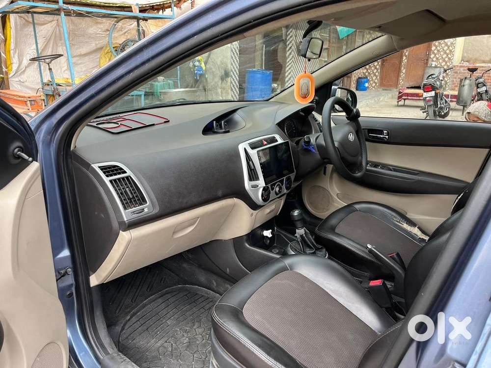 Hyundai Car Manual 2012
