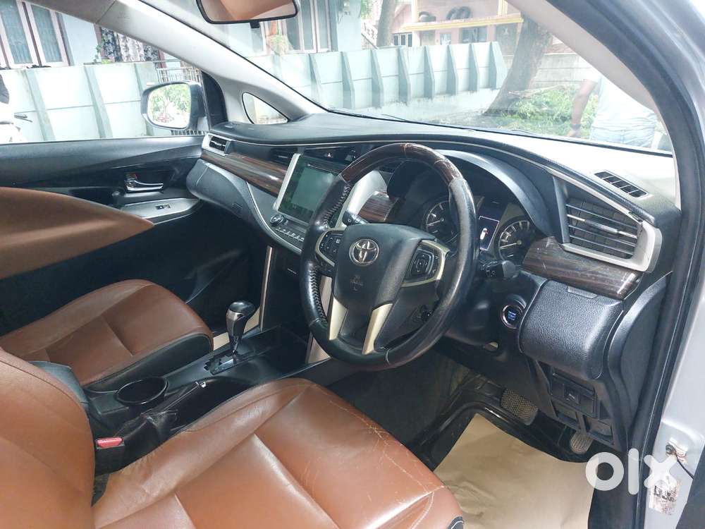 Toyota Innova Crysta [ ] 2.4 Zx At 7 Str, 2016, Diesel