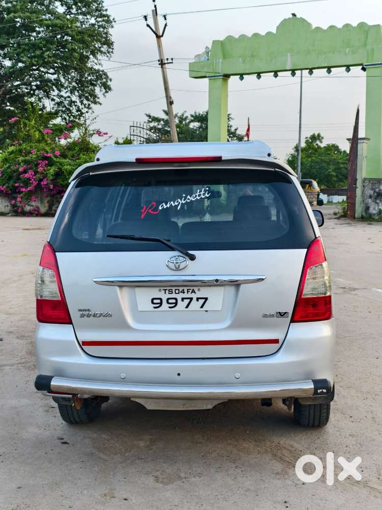 Toyota Innova 2010 Diesel 8seat