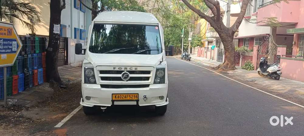Tempo Traveler Selling Maxi Cab