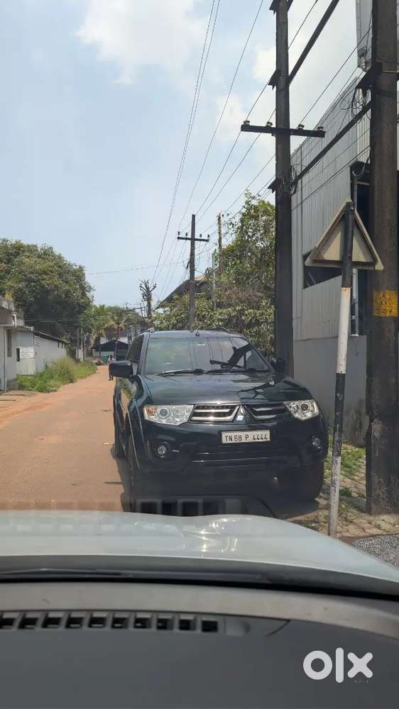 Mitsubishi Pajero Sport 2014