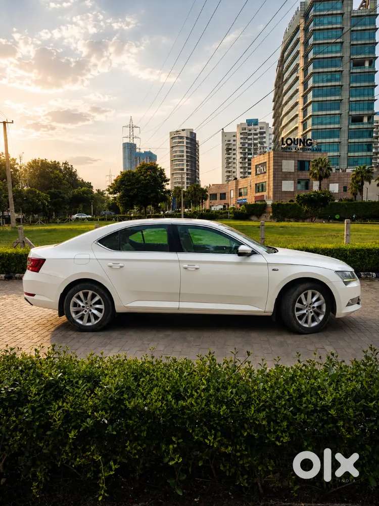 Skoda Superb (l&k) December 2017  1.8 Tsi Dsg Petrol Top-end Variant