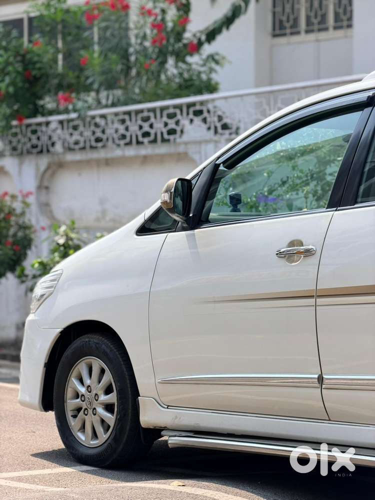 Toyota Innova 2.5 Z Diesel 7 Seater Bs Iv, 2013, Diesel