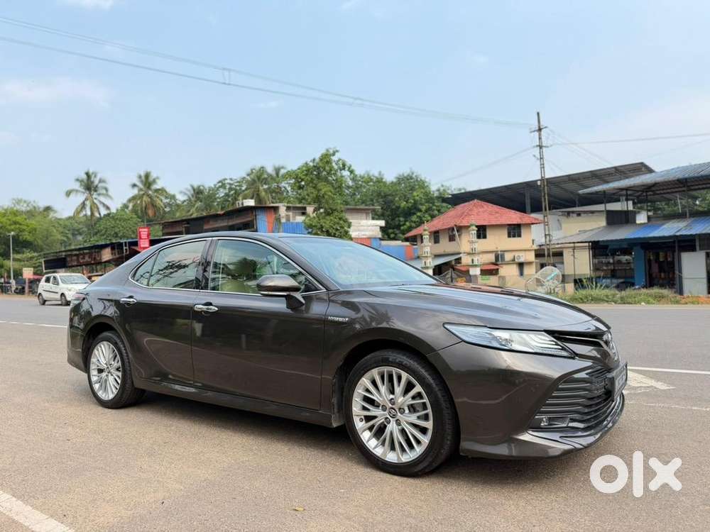 Tayota Camry Hybrid Sunroof