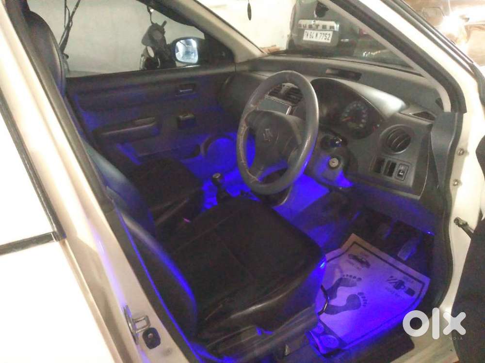 Maruti Suzuki Swift Lxi Bsiv, 2010, Petrol