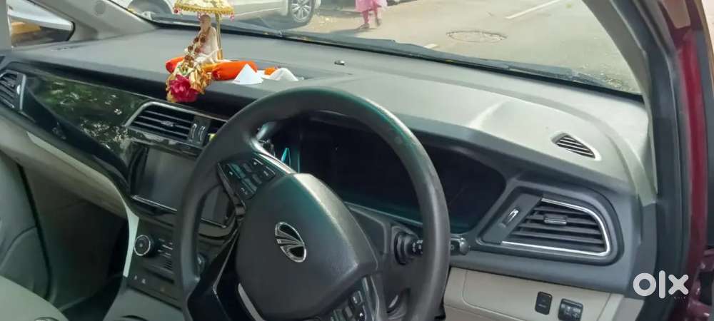 Mahindra Marazzo M8 2018