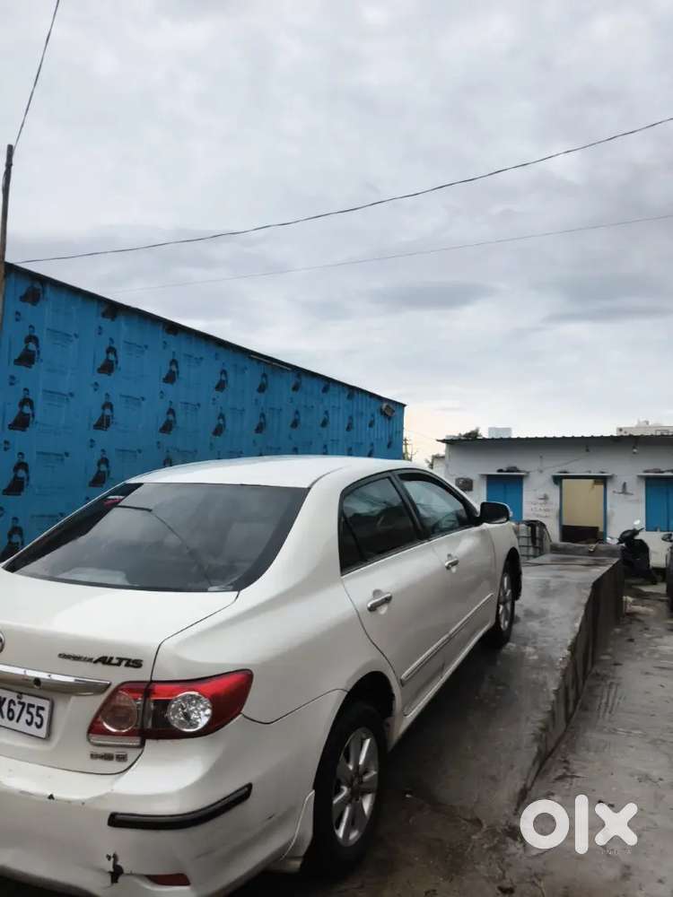 Toyota Corolla Altis 2011 Diesel 200000 Km Driven