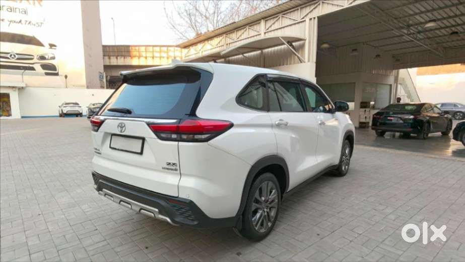 Toyota Innova Hycross 2.0 Zx Hybrid 7 Str, 2024, Electric