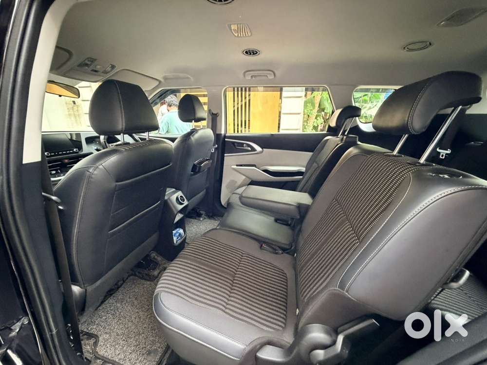 Kia Carens 2024 Cng & Hybrids Petrol Manual (25000 Km Driven)