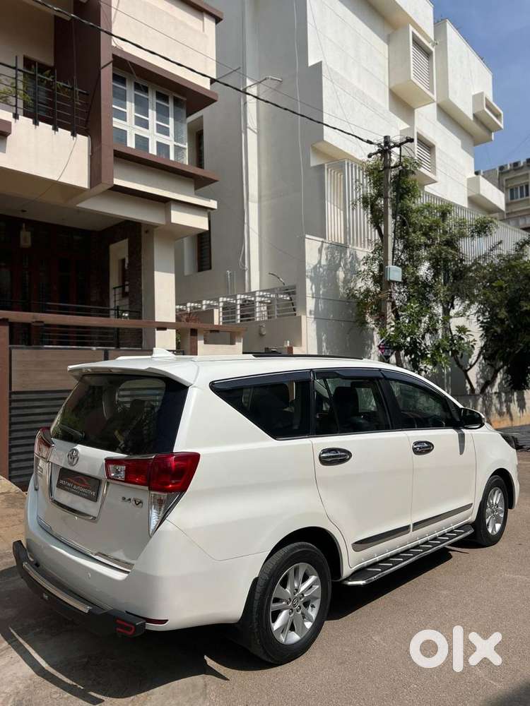 Toyota Innova Crysta 2.4 V, 2017, Diesel