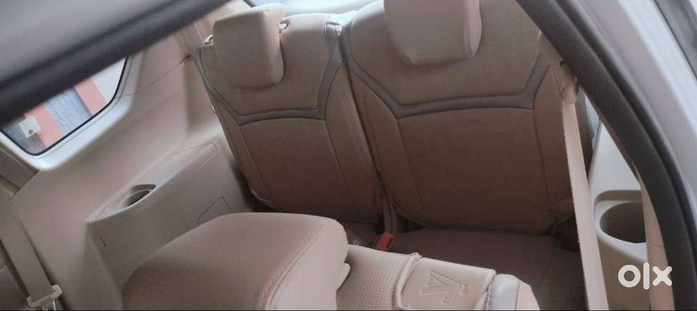 Ertiga-1.5zxi Plus-dec 2023-11700kmdriven