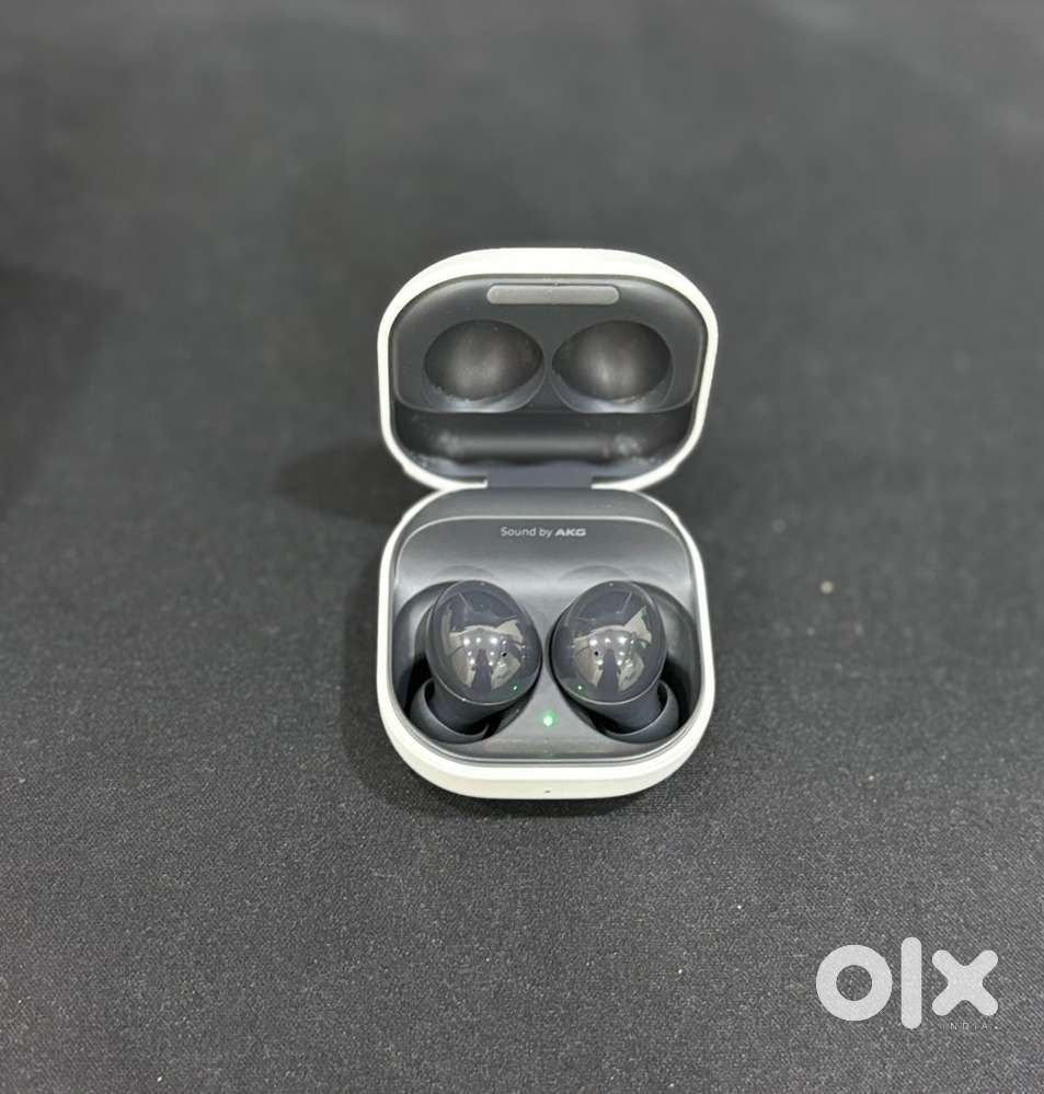 Samsung Galaxy Buds 2 (Graphite) with Original Box – Good Condition