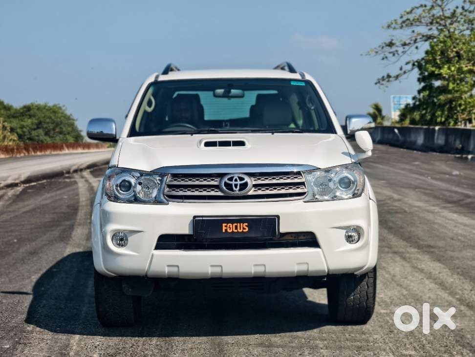 Toyota Fortuner 3.0 4x4 Manual, 2011, Diesel