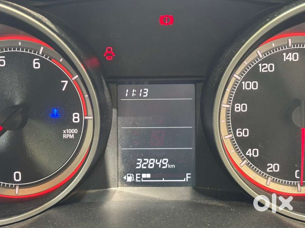  Maruti Suzuki Swift Vxi 2022  Pearl White  First Owner