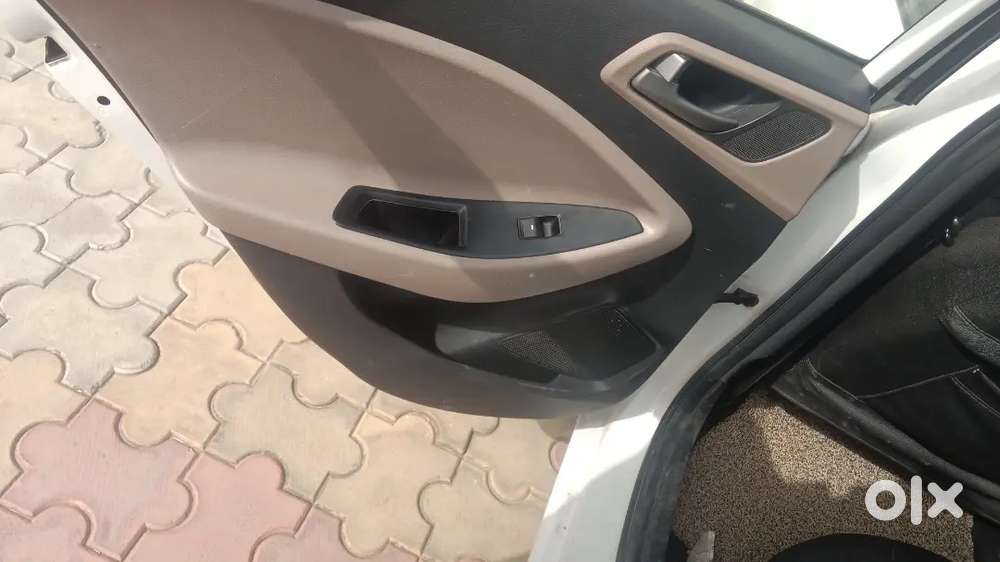 Good Condition Non Accident Gadi Music Systm