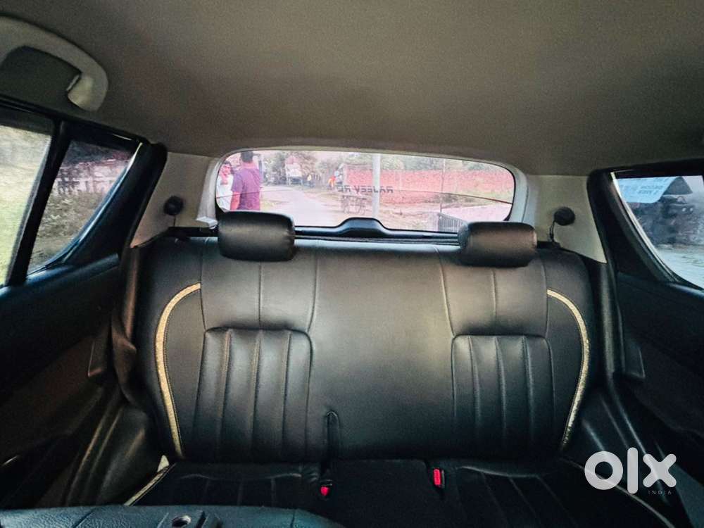 Maruti Suzuki Swift Petrol 2012