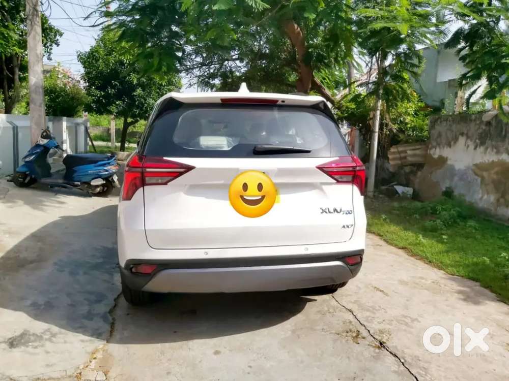 New Mahindra Xuv 700 Ax7 Mt Petrol Manual 7 Seater 2025