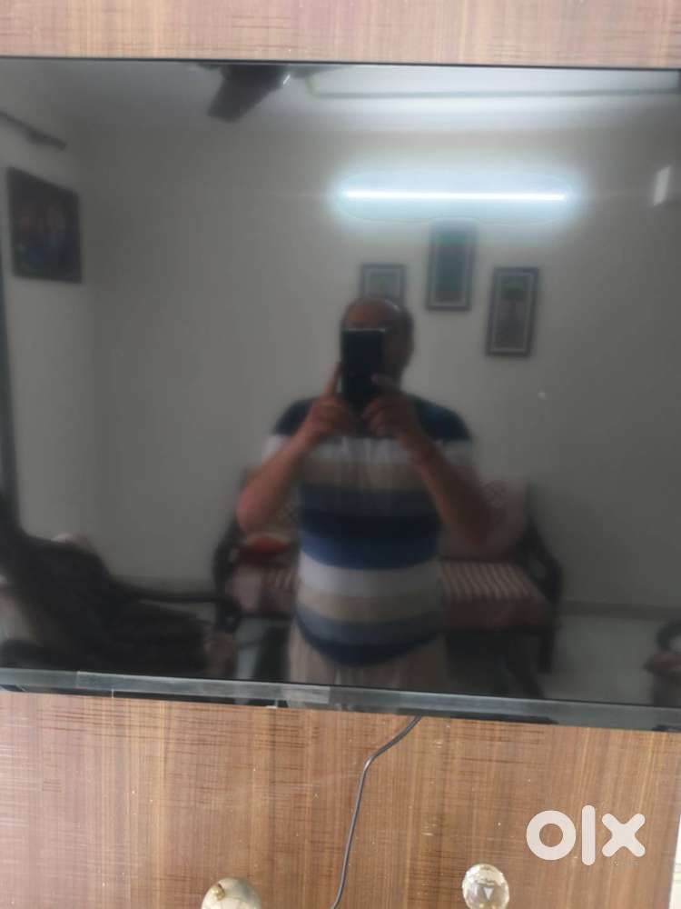 32 Inch TV