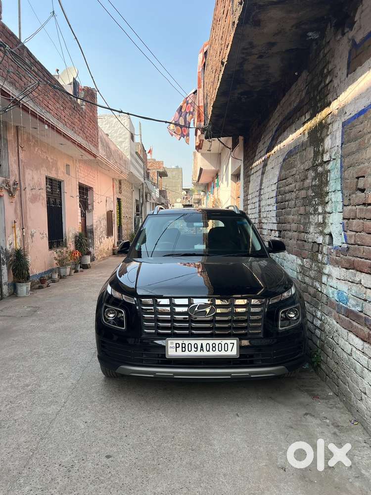 Hyundai Venue Petrol 2025