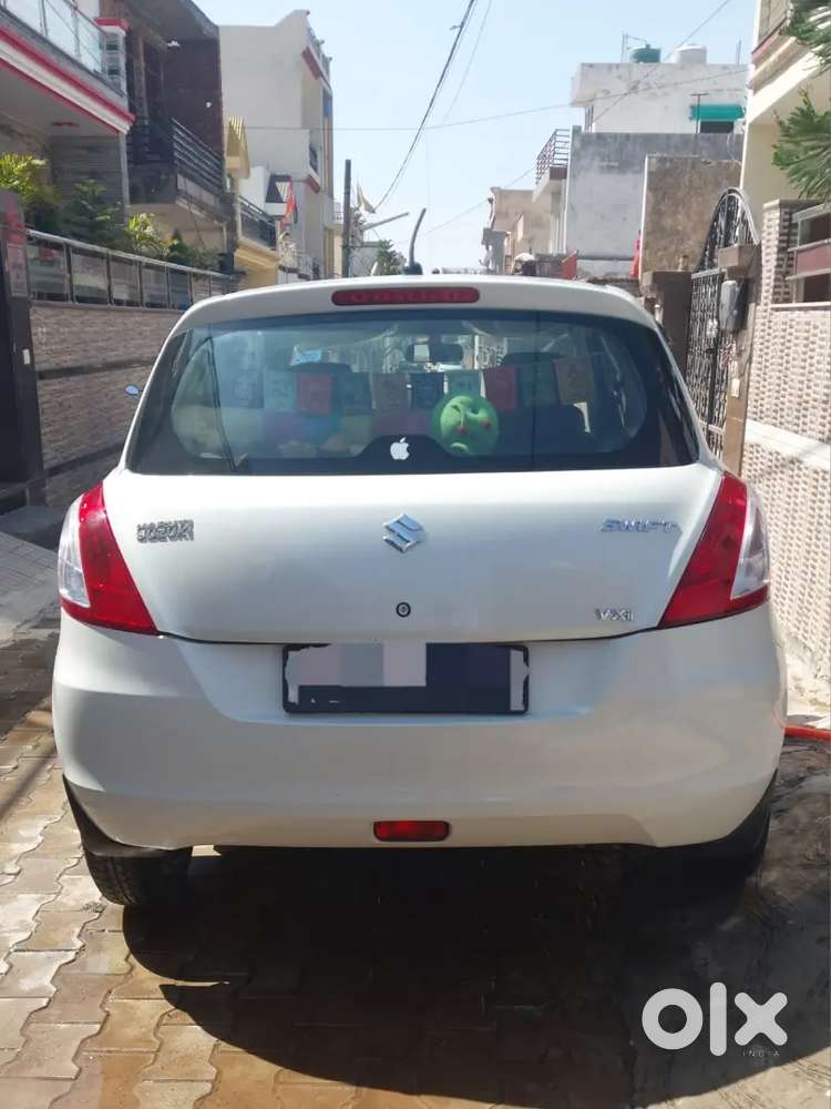 Maruti Suzuki Swift 2016 Pearl White Colour