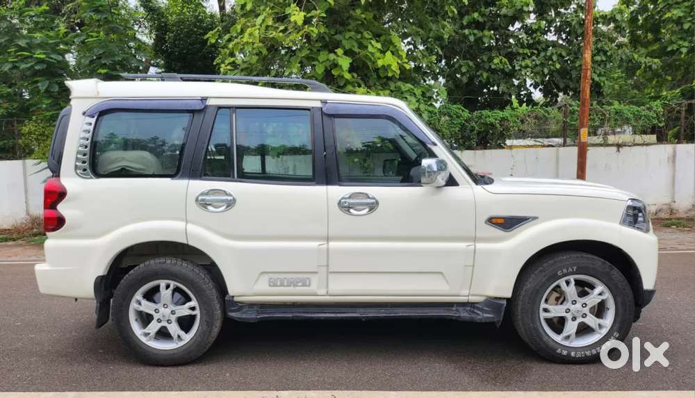 Mahindra Scorpio S10, 2016, Diesel