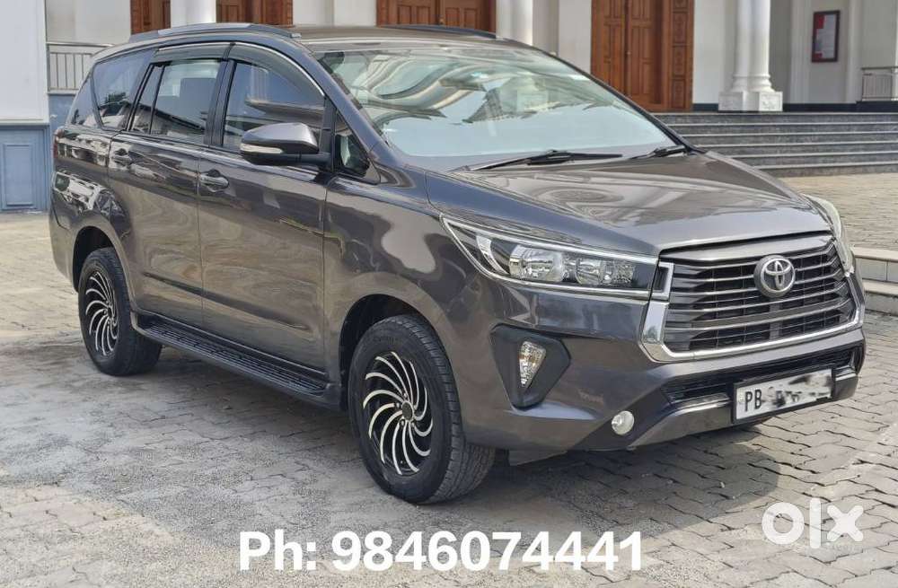 Toyota Innova Crysta 2.4 Gx Mt, 2017, Diesel