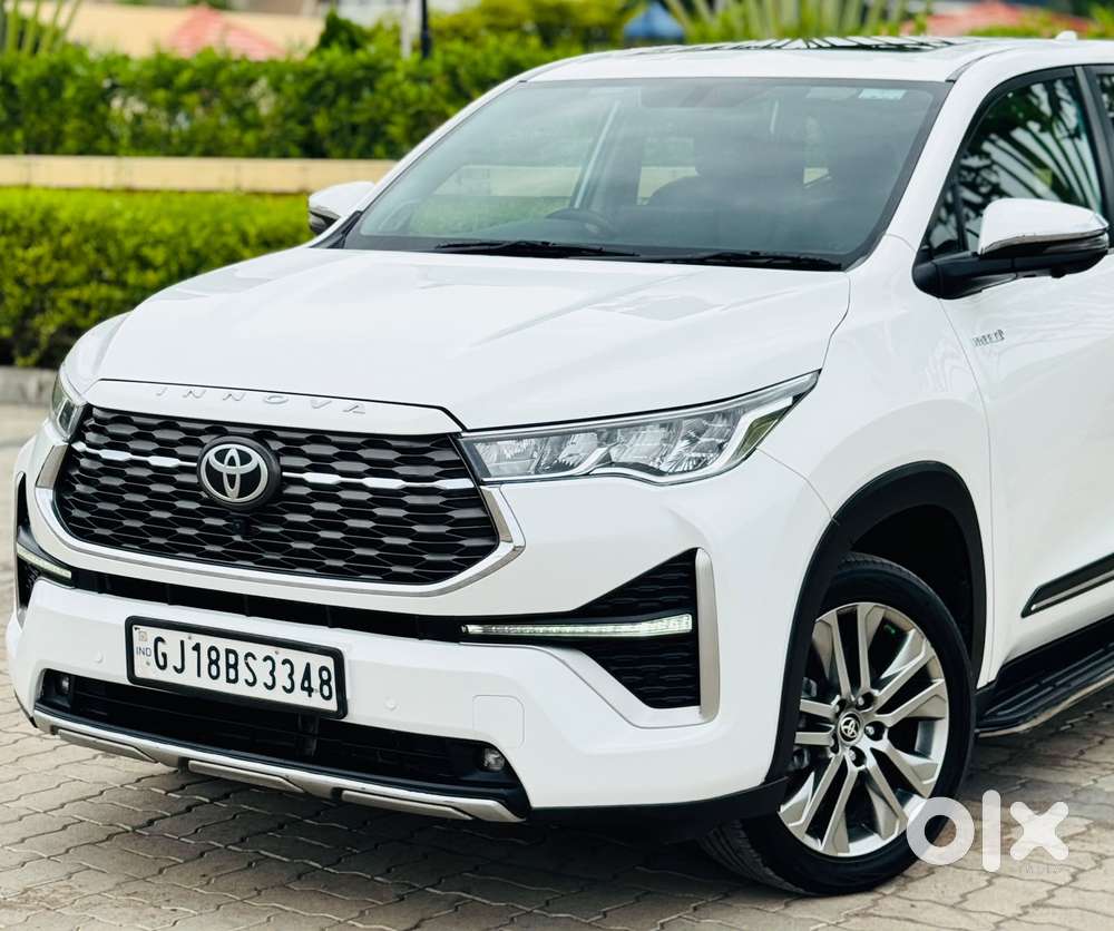 Toyota Innova Hycross, 2023, Petrol